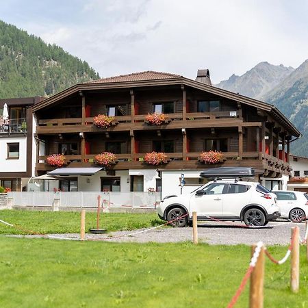 Hotel Garni Maria Theresia Sölden Dış mekan fotoğraf